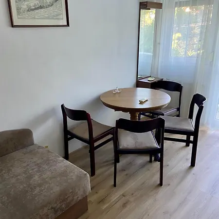 Veronika Apartment *